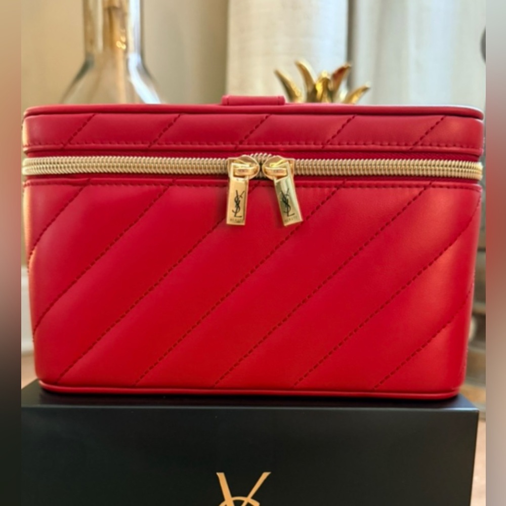 NEW Yves Saint Laurent Beauty QUILTED TRUNK VANITY CASE ⭐️ - Picture 4 of 13
